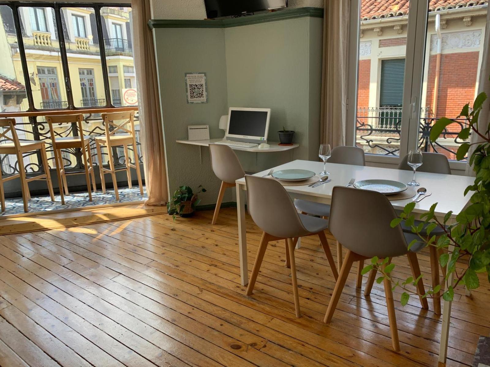 Leon Hostel ภายนอก รูปภาพ
