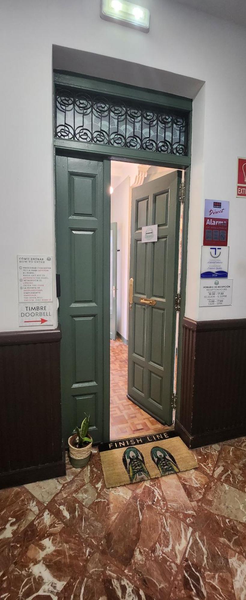 Leon Hostel ภายนอก รูปภาพ